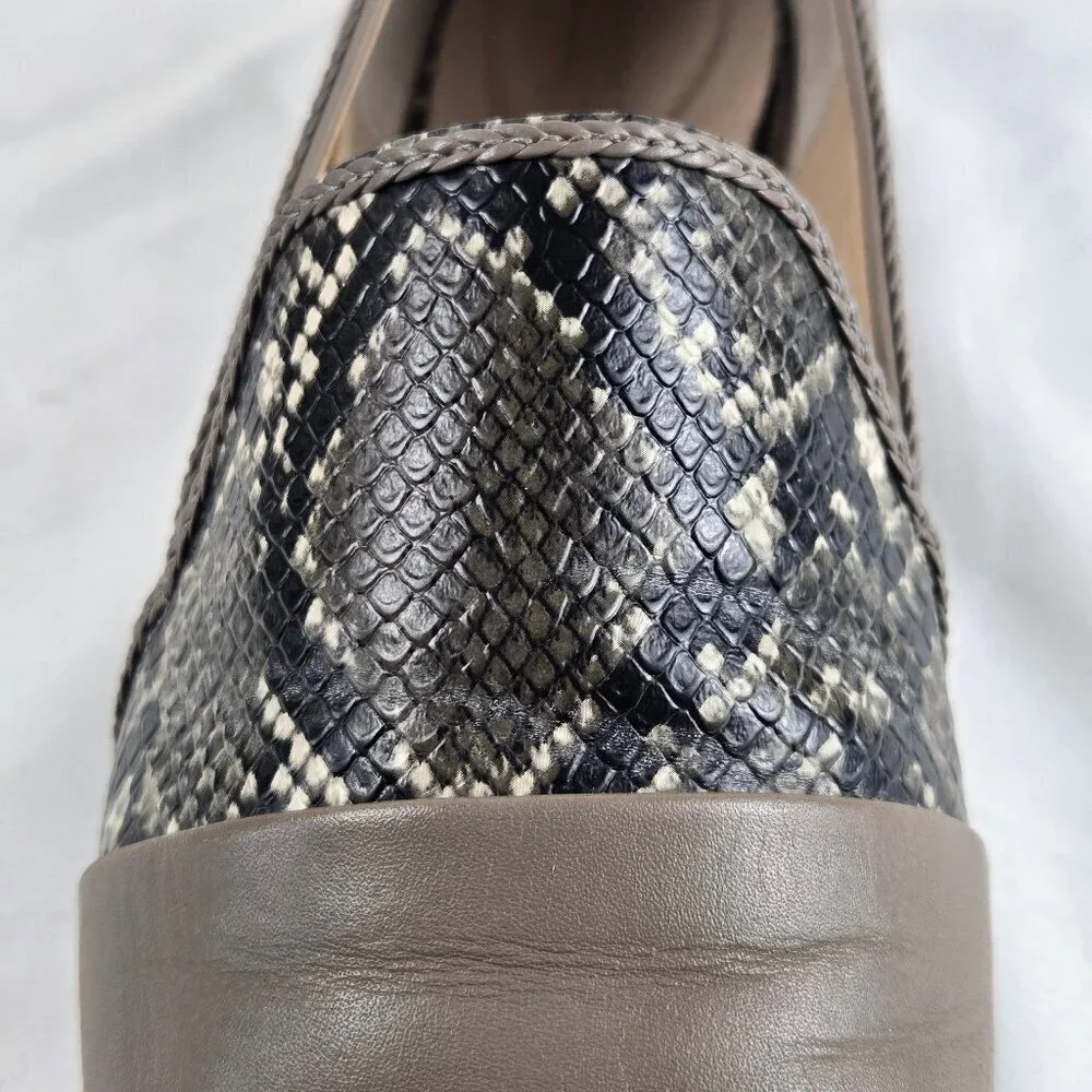 Rockport Women's Size 10 Dover Grey Aniumal Print Slip On Leather Loafer